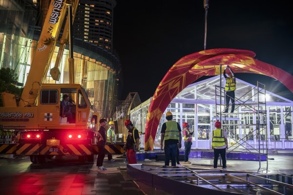 武汉世牛 倒计时一周！11个集装箱灯彩运抵曼谷，泰国豫园灯会灯组安装近半